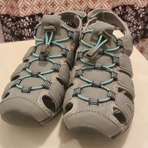 Khombu active sandals